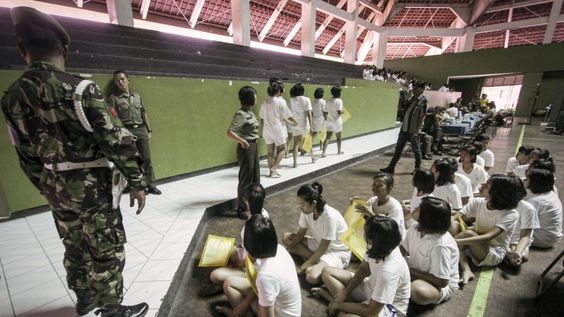 Muốn gia nhập quân đội ở Indonesia, phụ nữ phải 'được'... đàn ông kiểm tra trinh tiết Muốn gia nhập quân đội ở Indonesia, phụ nữ phải 'được'... đàn ông kiểm tra trinh tiết