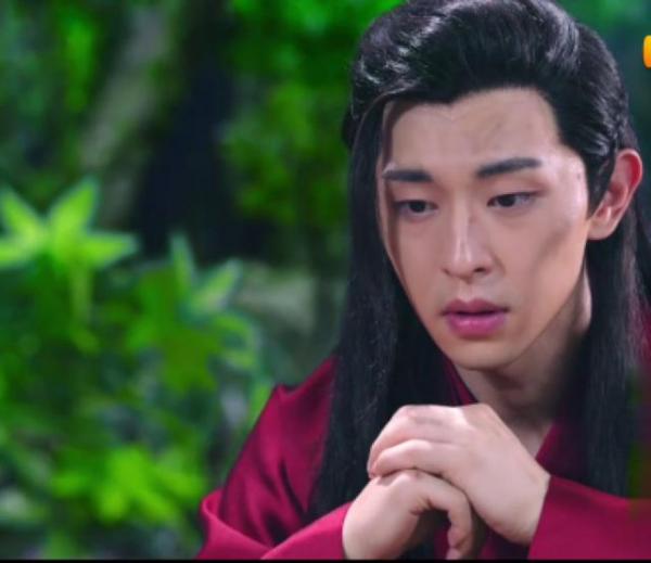 Cười nghiêng ngả với bàn tay béo múp thịt của 'Hỏa Thần' Đặng Luân Cười nghiêng ngả với bàn tay béo múp thịt của 'Hỏa Thần' Đặng Luân