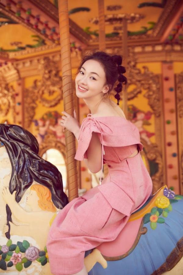 Chuyện chưa kể về Ngô Cẩn Ngôn: 'Than trong tuyết' của Vu Chính, nhận caste bèo bọt chỉ bằng 1/9 Châu Tấn Chuyện chưa kể về Ngô Cẩn Ngôn: 'Than trong tuyết' của Vu Chính, nhận caste bèo bọt chỉ bằng 1/9 Châu Tấn