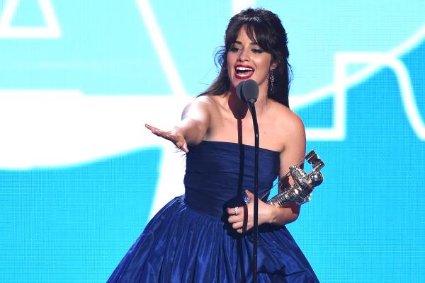 Những khoảnh khắc ấn tượng gói gọn cả VMAs 2018 dành cho những ai bỏ lỡ Những khoảnh khắc ấn tượng gói gọn cả VMAs 2018 dành cho những ai bỏ lỡ