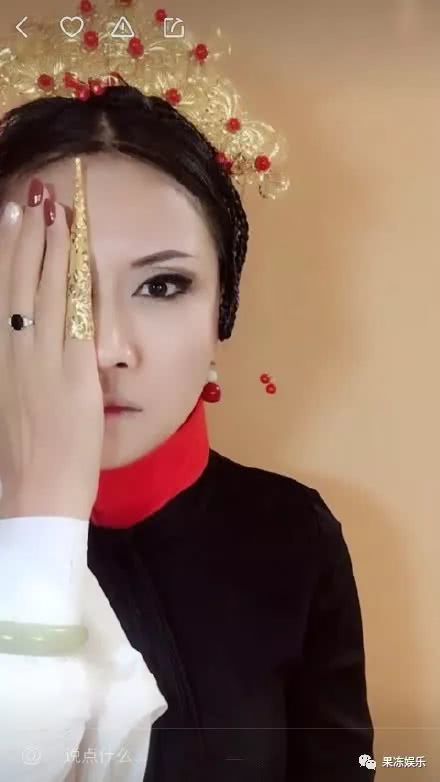 Bách Biến Nữ Vương: Cô nàng có bàn tay ma thuật 'biến hóa' thành nguyên dàn phi tần trong 'Diên Hi Công Lược' Bách Biến Nữ Vương: Cô nàng có bàn tay ma thuật 'biến hóa' thành nguyên dàn phi tần trong 'Diên Hi Công Lược'
