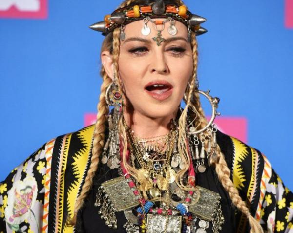 Madonna bị mỉa mai vì chỉ biết khoe khoang bản thân trong màn tưởng nhớ nữ hoàng nhạc soul Aretha Franklin Madonna bị mỉa mai vì chỉ biết khoe khoang bản thân trong màn tưởng nhớ nữ hoàng nhạc soul Aretha Franklin
