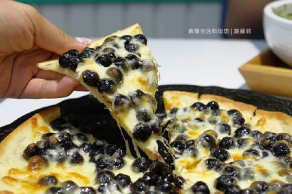 Bánh pizza trân châu kết hợp vị mặn và ngọt tiếp tục 'làm mưa làm gió' ẩm thực Đài Loan Bánh pizza trân châu kết hợp vị mặn và ngọt tiếp tục 'làm mưa làm gió' ẩm thực Đài Loan
