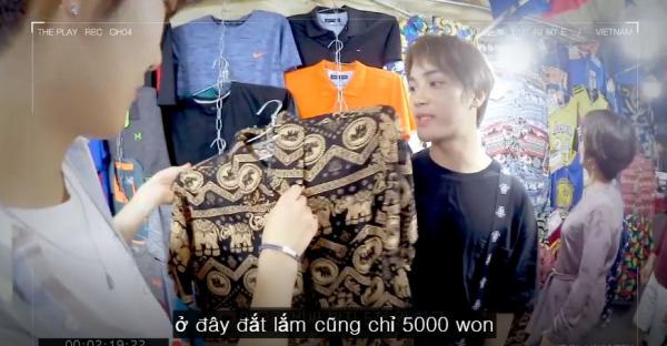 Hài hước chuyện sao Hàn trả giá khi đi chợ Việt: Người được phong là 'thánh mặc cả', kẻ mếu máo vì bị chặt đẹp Hài hước chuyện sao Hàn trả giá khi đi chợ Việt: Người được phong là 'thánh mặc cả', kẻ mếu máo vì bị chặt đẹp