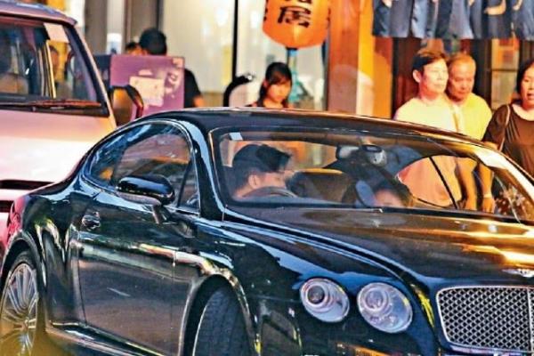 Quý tử của Thành Long hẹn hò thiên kim tiểu thư đẹp nức tiếng của trùm sòng bài Macau Quý tử của Thành Long hẹn hò thiên kim tiểu thư đẹp nức tiếng của trùm sòng bài Macau