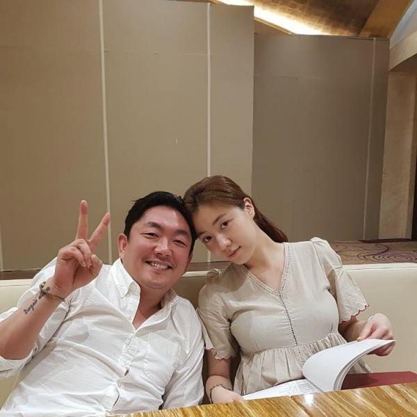 Ryu Hwayoung tiết lộ bị bạn trai lớn tuổi đe dọa, đòi tự tử khi cô nói lời chia tay sau một tuần yêu Ryu Hwayoung tiết lộ bị bạn trai lớn tuổi đe dọa, đòi tự tử khi cô nói lời chia tay sau một tuần yêu