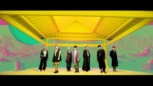 Chìa khóa mở ra loạt mật mã bí ẩn trong MV 'IDOL' của BTS Chìa khóa mở ra loạt mật mã bí ẩn trong MV 'IDOL' của BTS