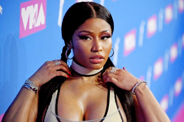 Nicki Minaj, Ed Sheeran và loạt sao đình đám phát cuồng vì 'IDOL' của BTS Nicki Minaj, Ed Sheeran và loạt sao đình đám phát cuồng vì 'IDOL' của BTS