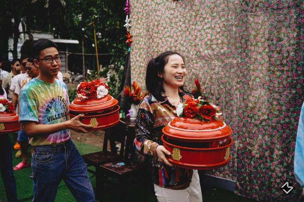 Bộ ảnh cưới 'hương đồng gió nội' của Cô Mít - Cậu Tèo cùng hội bạn thân lầy lội nhất An Giang Bộ ảnh cưới 'hương đồng gió nội' của Cô Mít - Cậu Tèo cùng hội bạn thân lầy lội nhất An Giang
