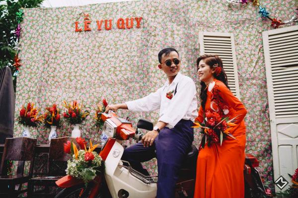 Bộ ảnh cưới 'hương đồng gió nội' của Cô Mít - Cậu Tèo cùng hội bạn thân lầy lội nhất An Giang Bộ ảnh cưới 'hương đồng gió nội' của Cô Mít - Cậu Tèo cùng hội bạn thân lầy lội nhất An Giang