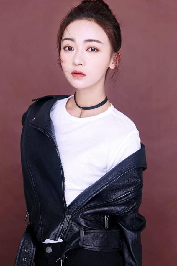 Chỉ mới có chút tiếng tăm, 'Ngụy Anh Lạc' Ngô Cẩn Ngôn đã bị đài truyền hình tố mắc bệnh ngôi sao? Chỉ mới có chút tiếng tăm, 'Ngụy Anh Lạc' Ngô Cẩn Ngôn đã bị đài truyền hình tố mắc bệnh ngôi sao?