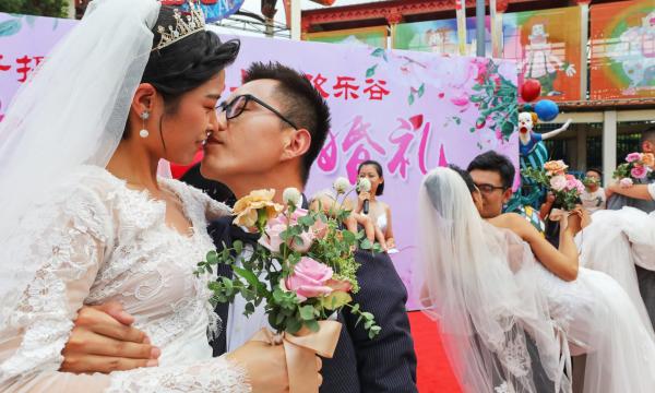 Sau nhiều năm cấm đoán, chính phủ Trung Quốc dự định cho nhân dân... đẻ thoải mái Sau nhiều năm cấm đoán, chính phủ Trung Quốc dự định cho nhân dân... đẻ thoải mái