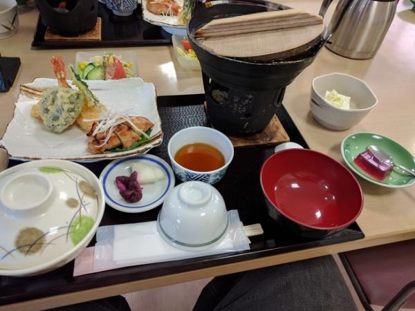 Hành trình 'đi là để ăn' ở Tokyo và Kyoto của đôi vợ chồng ngoại quốc sẽ khiến bạn phát thèm Hành trình 'đi là để ăn' ở Tokyo và Kyoto của đôi vợ chồng ngoại quốc sẽ khiến bạn phát thèm