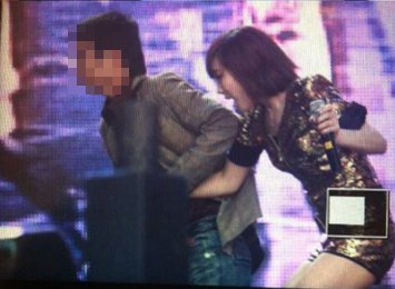 Những hành động này của fans là ác mộng đối với các thần tượng K-Pop Những hành động này của fans là ác mộng đối với các thần tượng K-Pop