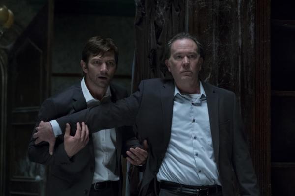 Chỉ mới tung ảnh cùng trailer đơn giản, 'The Haunting Of Hill House' vẫn khiến fans kinh dị háo hức trông chờ đến ngày phát sóng Chỉ mới tung ảnh cùng trailer đơn giản, 'The Haunting Of Hill House' vẫn khiến fans kinh dị háo hức trông chờ đến ngày phát sóng