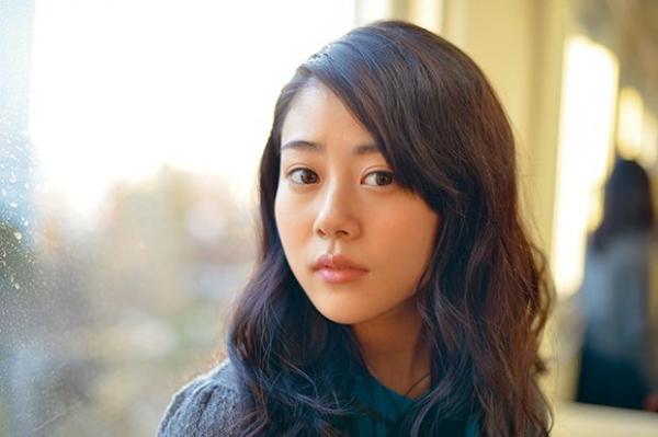 'Konna Yofuke Ni Banana Kayo': Chuyện tình hài hước, trái ngang của 'chú già' ngồi xe lăn, nghiện ăn chuối 'Konna Yofuke Ni Banana Kayo': Chuyện tình hài hước, trái ngang của 'chú già' ngồi xe lăn, nghiện ăn chuối