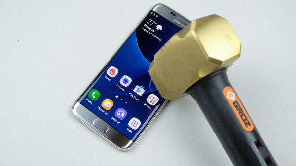 'Tiếc đứt ruột' với màn tra tấn iPhone X bằng máy xay sinh tố 'Tiếc đứt ruột' với màn tra tấn iPhone X bằng máy xay sinh tố