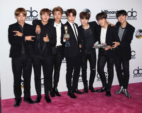 Đề cập đến BTS khi bàn về việc miễn nghĩa vụ quân sự, nhà lập pháp người Hàn gây tranh cãi dữ dội Đề cập đến BTS khi bàn về việc miễn nghĩa vụ quân sự, nhà lập pháp người Hàn gây tranh cãi dữ dội