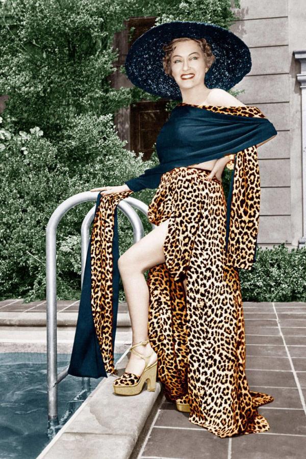 Edith Head - 'bà tiên' của Audrey Hepburn, Grace Kelly và các minh tinh Hollywood đã sống cuộc đời huyền thoại ra sao? Edith Head - 'bà tiên' của Audrey Hepburn, Grace Kelly và các minh tinh Hollywood đã sống cuộc đời huyền thoại ra sao?