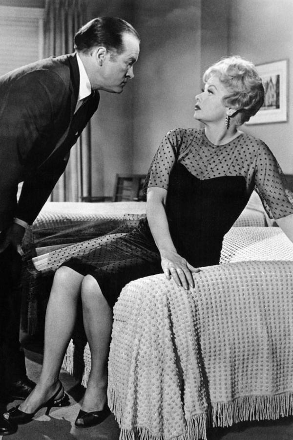 Edith Head - 'bà tiên' của Audrey Hepburn, Grace Kelly và các minh tinh Hollywood đã sống cuộc đời huyền thoại ra sao? Edith Head - 'bà tiên' của Audrey Hepburn, Grace Kelly và các minh tinh Hollywood đã sống cuộc đời huyền thoại ra sao?