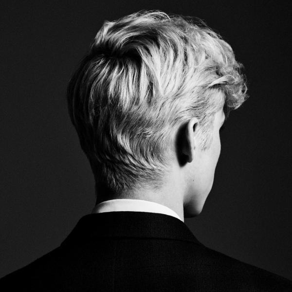 'Bloom' (Troye Sivan): Khi 'trưởng thành' không chỉ là một từ 'Bloom' (Troye Sivan): Khi 'trưởng thành' không chỉ là một từ