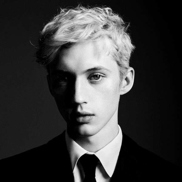 'Bloom' (Troye Sivan): Khi 'trưởng thành' không chỉ là một từ 'Bloom' (Troye Sivan): Khi 'trưởng thành' không chỉ là một từ