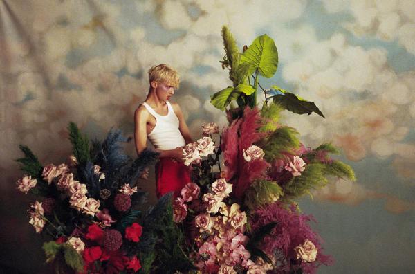'Bloom' (Troye Sivan): Khi 'trưởng thành' không chỉ là một từ 'Bloom' (Troye Sivan): Khi 'trưởng thành' không chỉ là một từ