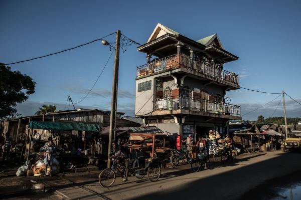 Vani: Hương liệu ngọt ngào nhưng đem tới Madagascar cả tiền bạc lẫn tội phạm Vani: Hương liệu ngọt ngào nhưng đem tới Madagascar cả tiền bạc lẫn tội phạm