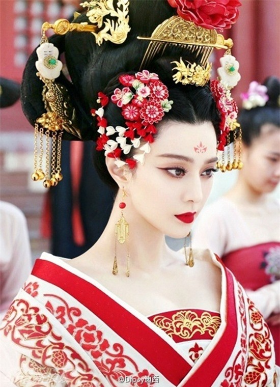 Phạm Băng Băng bị nghi trốn thuế, tham nhũng và cho vay bất hợp pháp, trách nhiệm hình sự cao hơn Lưu Hiểu Khánh Phạm Băng Băng bị nghi trốn thuế, tham nhũng và cho vay bất hợp pháp, trách nhiệm hình sự cao hơn Lưu Hiểu Khánh