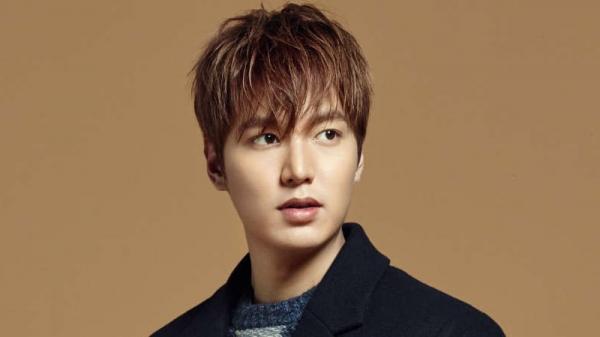 Truyền thông Hàn tiết lộ: Chỉ 15 phút xuất hiện tại sự kiện, Lee Min Ho 'cá kiếm' hơn 18,5 tỉ VNĐ Truyền thông Hàn tiết lộ: Chỉ 15 phút xuất hiện tại sự kiện, Lee Min Ho 'cá kiếm' hơn 18,5 tỉ VNĐ