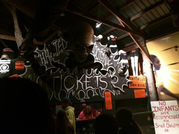 Những ngôi nhà ma kinh dị nhất nước Mỹ (Kỳ 3): Dead Acres - xứ sở của nỗi kinh hoàng tột đỉnh Những ngôi nhà ma kinh dị nhất nước Mỹ (Kỳ 3): Dead Acres - xứ sở của nỗi kinh hoàng tột đỉnh