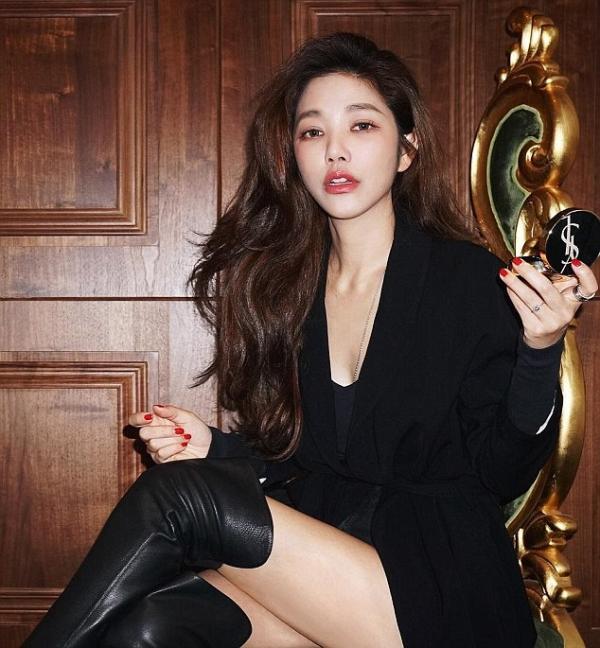 43 mà nhìn như 23, có bí quyết gì để giúp bạn trẻ mãi không già như cô ấy? 43 mà nhìn như 23, có bí quyết gì để giúp bạn trẻ mãi không già như cô ấy?
