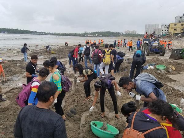 Hình ảnh chú rùa trở lại bãi biển ô nhiễm nhất Ấn Độ sau 20 năm cho thấy kỳ tích luôn nằm trong tay con người Hình ảnh chú rùa trở lại bãi biển ô nhiễm nhất Ấn Độ sau 20 năm cho thấy kỳ tích luôn nằm trong tay con người