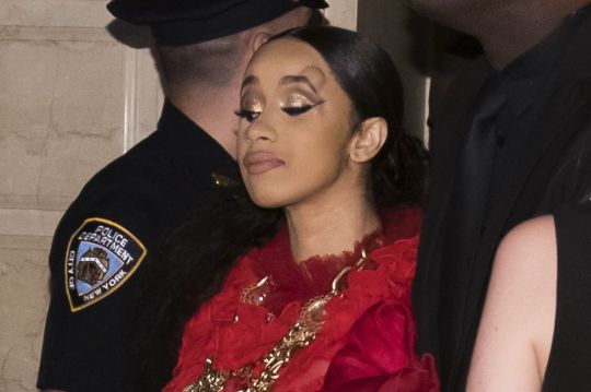 Hé lộ thêm tình tiết mới về chuyện Cardi B và Nicki Minaj đánh nhau giữa sự kiện thời trang Hé lộ thêm tình tiết mới về chuyện Cardi B và Nicki Minaj đánh nhau giữa sự kiện thời trang