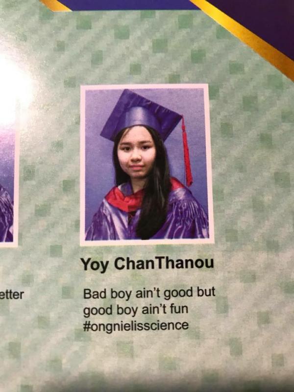 Cười 'té ghế' với loạt trích dẫn 'bá đạo trên từng hạt gạo' của các học sinh Campuchia Cười 'té ghế' với loạt trích dẫn 'bá đạo trên từng hạt gạo' của các học sinh Campuchia