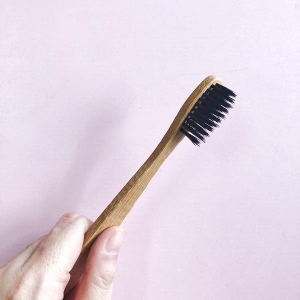 15 sản phẩm nhựa bạn có thể thay thế ngay hôm nay để cứu nguy cho Trái Đất 15 sản phẩm nhựa bạn có thể thay thế ngay hôm nay để cứu nguy cho Trái Đất