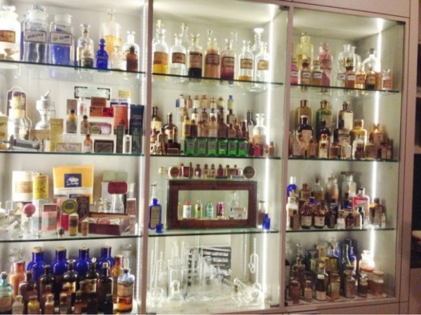 Chiêm ngưỡng những bộ sưu tập lạ lùng nhất thế giới: Biển số xe cũ, chìa khóa cổ, bút hết mực... Chiêm ngưỡng những bộ sưu tập lạ lùng nhất thế giới: Biển số xe cũ, chìa khóa cổ, bút hết mực...