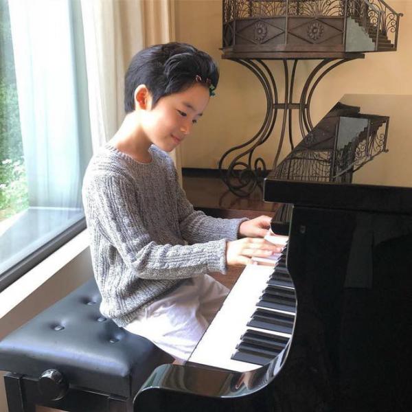 6 thiếu niên anh tuấn sẽ soán ngôi Song Joong Ki, Lee Min Ho trở thành 'tượng đài nhan sắc' của showbiz Hàn 6 thiếu niên anh tuấn sẽ soán ngôi Song Joong Ki, Lee Min Ho trở thành 'tượng đài nhan sắc' của showbiz Hàn