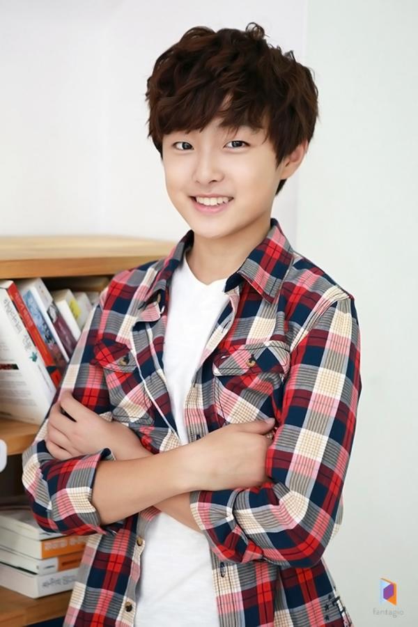 6 thiếu niên anh tuấn sẽ soán ngôi Song Joong Ki, Lee Min Ho trở thành 'tượng đài nhan sắc' của showbiz Hàn 6 thiếu niên anh tuấn sẽ soán ngôi Song Joong Ki, Lee Min Ho trở thành 'tượng đài nhan sắc' của showbiz Hàn