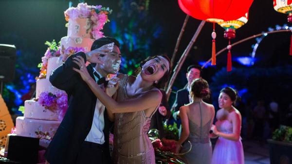 Hiện tượng phòng vé 'Crazy Rich Asians': 'Làm mưa làm gió' nơi trời Tây nhưng lại bị Trung Quốc thờ ơ, ghẻ lạnh Hiện tượng phòng vé 'Crazy Rich Asians': 'Làm mưa làm gió' nơi trời Tây nhưng lại bị Trung Quốc thờ ơ, ghẻ lạnh