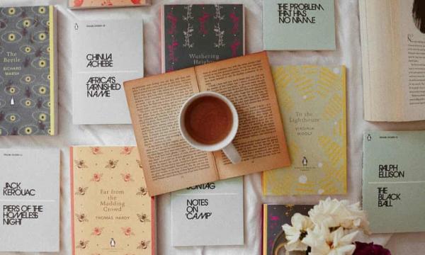 Bìa sách đẹp - Món 'phụ kiện' không thể thiếu để cư dân mạng ‘sống ảo’ ngày nay Bìa sách đẹp - Món 'phụ kiện' không thể thiếu để cư dân mạng ‘sống ảo’ ngày nay