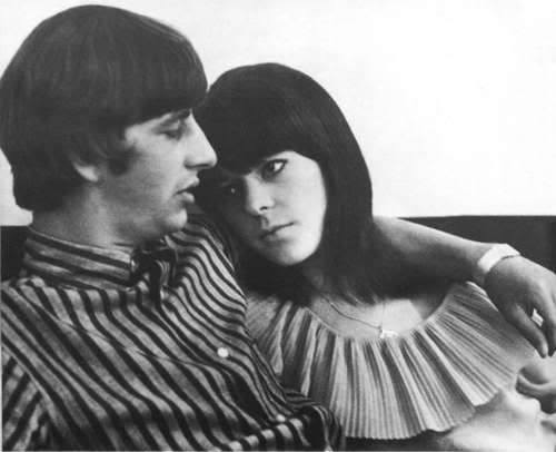 Chuyện chưa kể về 7 người vợ của The Beatles: Phía sau những người đàn ông huyền thoại là những người phụ nữ phi thường Chuyện chưa kể về 7 người vợ của The Beatles: Phía sau những người đàn ông huyền thoại là những người phụ nữ phi thường
