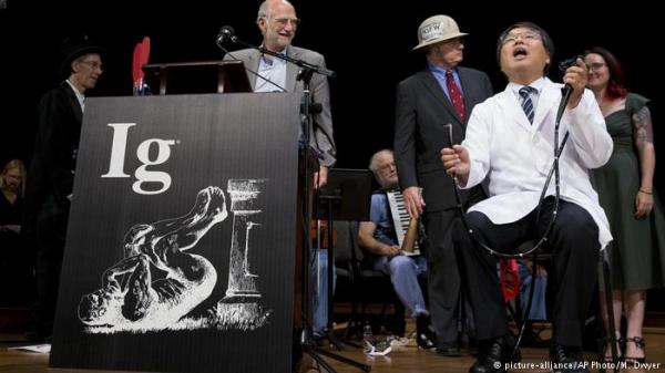 Ig Nobel 2018 - Giải Nobel phiên bản lỗi vinh danh những phát minh hài hước và điên rồ nhất của loài người Ig Nobel 2018 - Giải Nobel phiên bản lỗi vinh danh những phát minh hài hước và điên rồ nhất của loài người