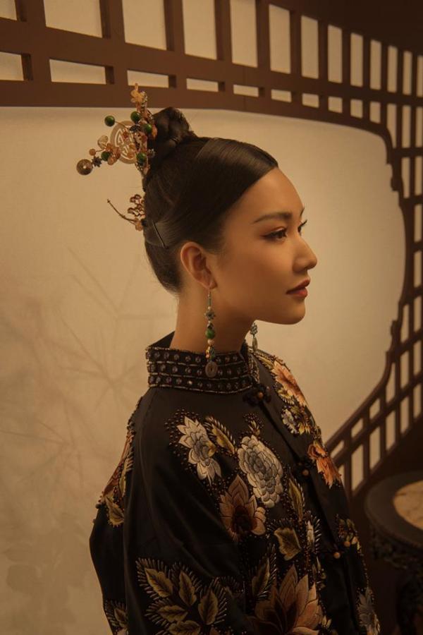 'Nàng Thơ Xứ Huế' nhưng lại khoác lên mình toàn trang phục ăn theo 'Diên Hi Công Lược', 'Như Ý Truyện'? 'Nàng Thơ Xứ Huế' nhưng lại khoác lên mình toàn trang phục ăn theo 'Diên Hi Công Lược', 'Như Ý Truyện'?