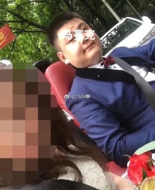 Giận cá chém... chó mèo, người chồng ném thú cưng từ tầng 21 xuống sau khi cãi nhau với vợ Giận cá chém... chó mèo, người chồng ném thú cưng từ tầng 21 xuống sau khi cãi nhau với vợ