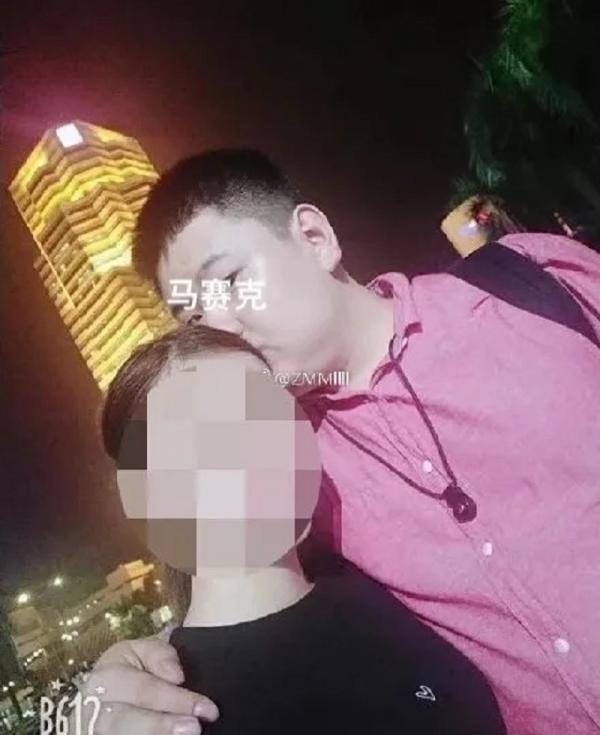 Giận cá chém... chó mèo, người chồng ném thú cưng từ tầng 21 xuống sau khi cãi nhau với vợ Giận cá chém... chó mèo, người chồng ném thú cưng từ tầng 21 xuống sau khi cãi nhau với vợ