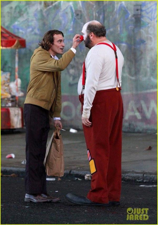 Khán giả nửa mừng nửa lo khi xem hình ảnh đầu tiên của 'The Joker' 2019 Khán giả nửa mừng nửa lo khi xem hình ảnh đầu tiên của 'The Joker' 2019