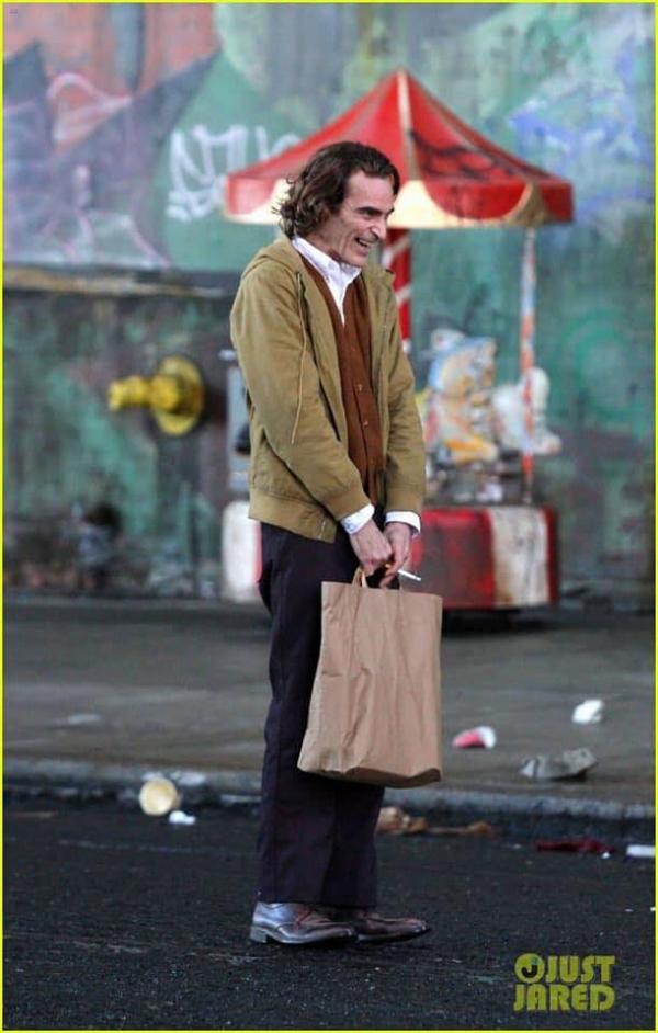 Khán giả nửa mừng nửa lo khi xem hình ảnh đầu tiên của 'The Joker' 2019 Khán giả nửa mừng nửa lo khi xem hình ảnh đầu tiên của 'The Joker' 2019