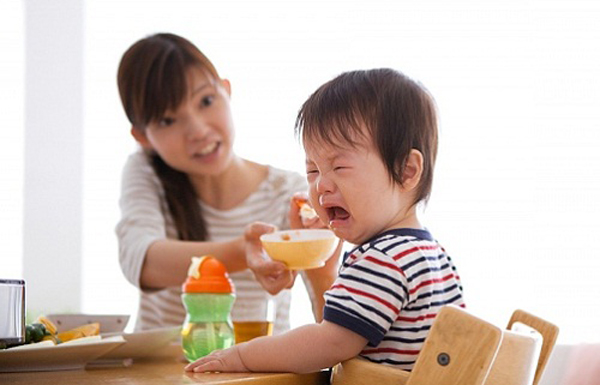 Hoạt hình hóa đồ ăn - cách 'mẹ bỉm sữa' trị tật biếng ăn cho trẻ đầy sáng tạo Hoạt hình hóa đồ ăn - cách 'mẹ bỉm sữa' trị tật biếng ăn cho trẻ đầy sáng tạo