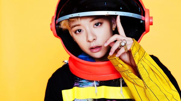 Khi Idol K-Pop nổi hứng làm Youtuber: Hóa ra ở nhà thần tượng cũng rảnh và 'nhây' như chúng ta cả thôi! Khi Idol K-Pop nổi hứng làm Youtuber: Hóa ra ở nhà thần tượng cũng rảnh và 'nhây' như chúng ta cả thôi!